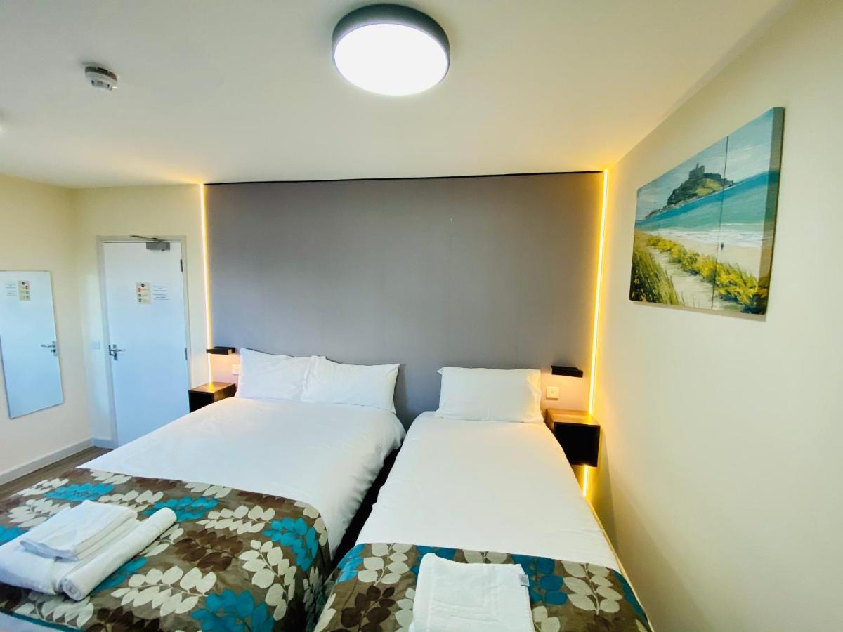 Almond Tree 3* Bicester